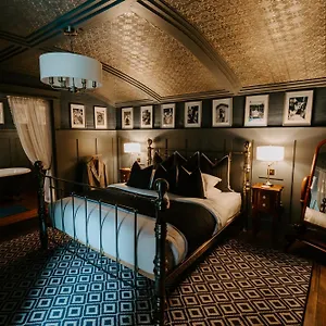  Guest house Sheddington Manor - 2 Bedroom & Cinema